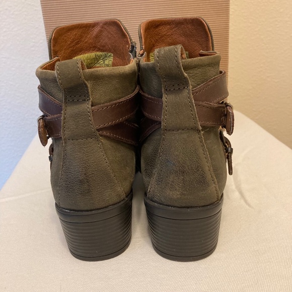 Mossy green Bussola strappy ankle boots size 38 - Picture 2 of 7